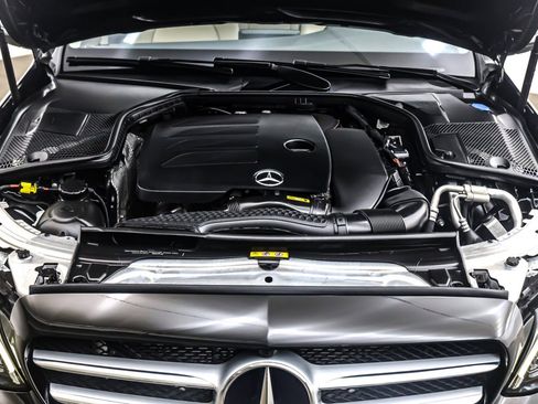 Used 2019 Mercedes-Benz C 300 4MATIC Sedan image 11