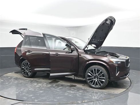 New 2026 Volvo XC90 B6 Plus w/ Protection Package Premier image 46