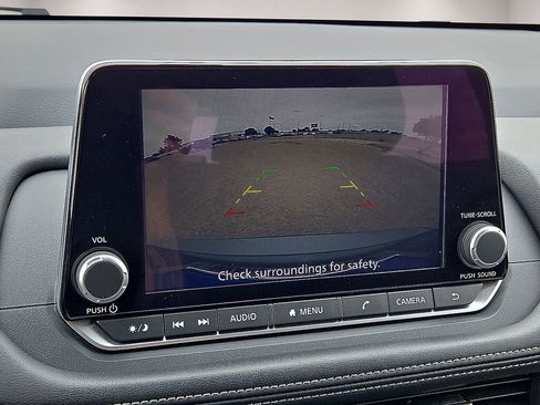 Used 2024 Nissan Rogue SV FWD image 28