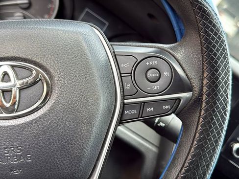 Used 2022 Toyota Camry LE image 8