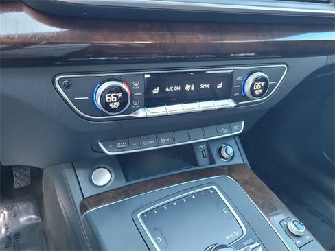 Used 2018 Audi Q5 2.0T Premium image 25