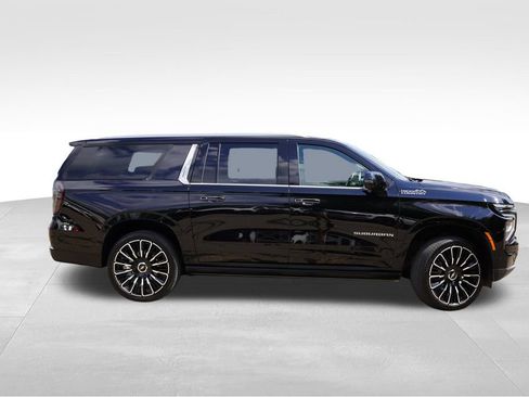 Certified 2026 Chevrolet Suburban High Country AWD/4WD image 3