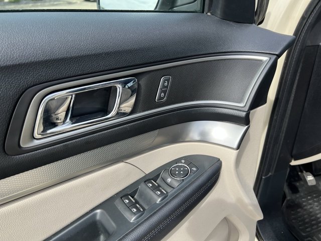 Used 2018 Ford Explorer XLT w/ Equipment Group 201A FWD image 24