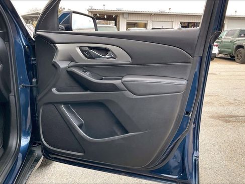 Used 2023 Chevrolet Traverse LT image 21