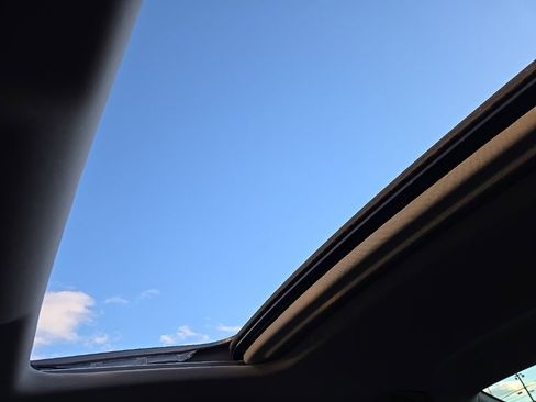 Used 2018 Honda Accord Touring image 41