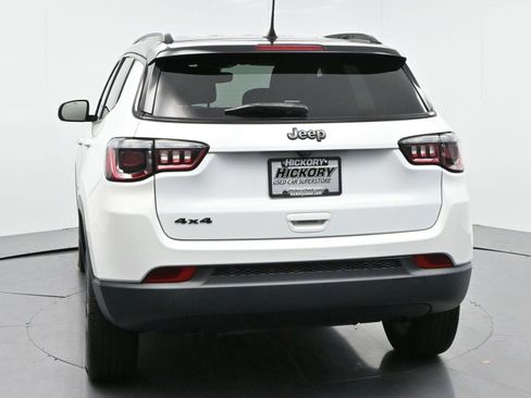 Used 2023 Jeep Compass Latitude AWD/4WD image 6