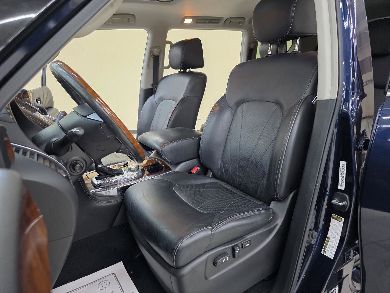 Used 2015 INFINITI QX80 4WD w/ Deluxe Technology Package image 19
