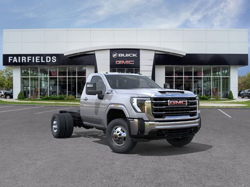 New 2026 GMC Sierra 3500 SLE w/ SLE Convenience Package image 10