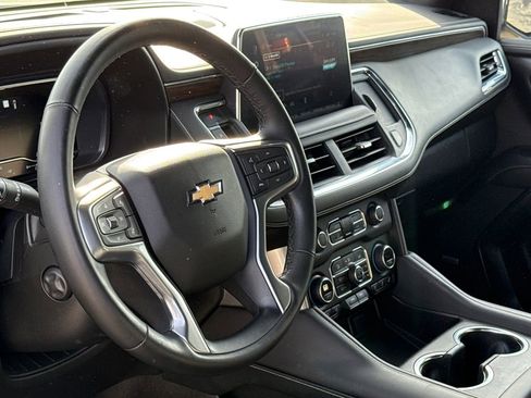 Used 2023 Chevrolet Suburban Premier image 19