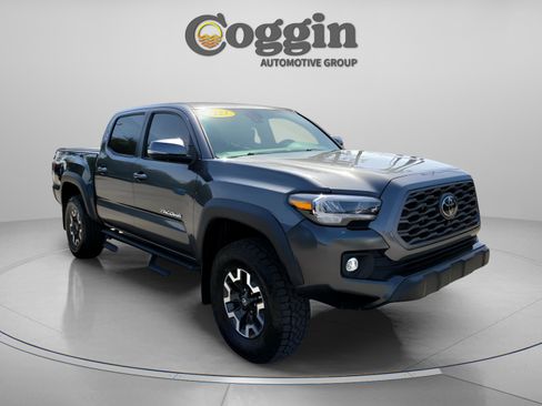 Used 2023 Toyota Tacoma TRD Off-Road w/ TRD Premium Off Road Package AWD/4WD image 4