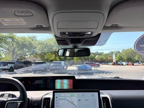 Used 2025 Ford Expedition Active image 20