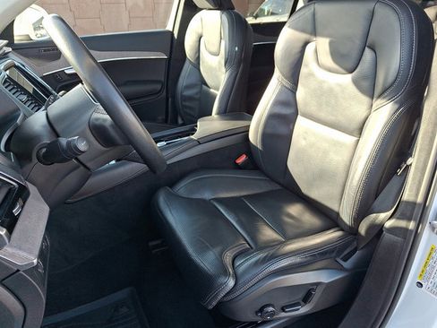 Used 2022 Volvo XC90 T6 Inscription w/ Lounge Package image 15