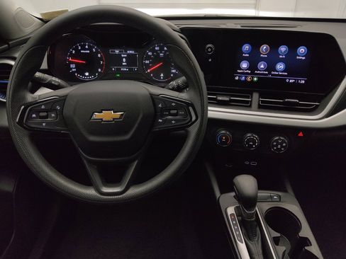 Used 2025 Chevrolet Trax LS FWD image 22