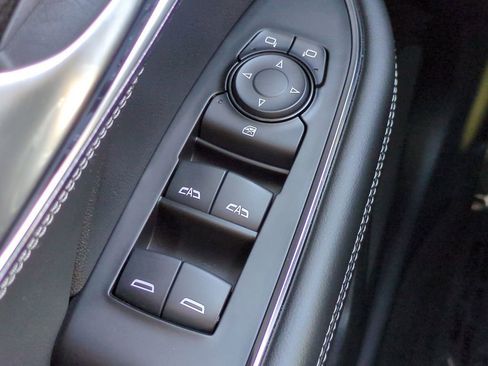 Used 2023 Buick Envision Preferred image 22