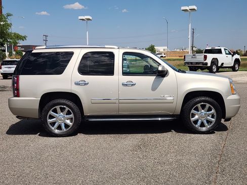Used 2013 GMC Yukon Denali AWD/4WD image 39