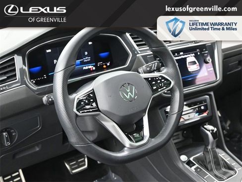Used 2022 Volkswagen Tiguan SE R-Line image 23