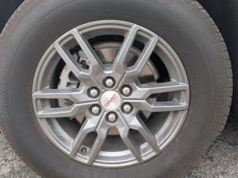 Used 2025 GMC Acadia Elevation AWD/4WD image 7