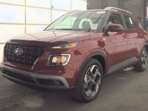 Used 2026 Hyundai Venue SEL FWD image 1