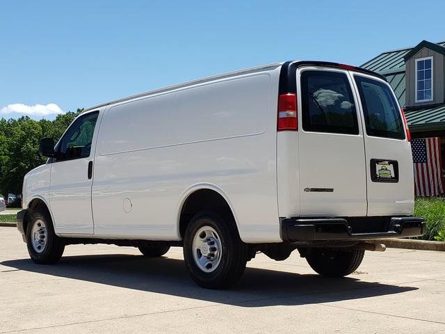 Used 2018 Chevrolet Express 2500 w/ Driver Convenience Package RWD image 3