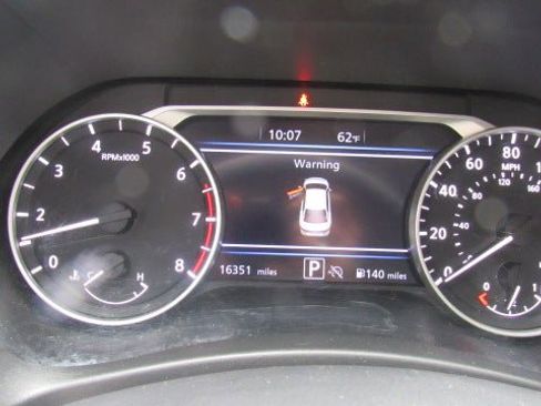Used 2025 Nissan Sentra SV FWD image 18