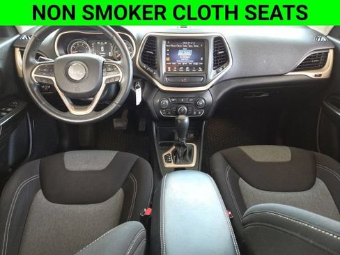 Used 2014 Jeep Cherokee Latitude w/ Cold Weather Group FWD image 2