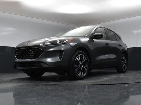 Used 2022 Ford Escape SE w/ SE Sport Appearance Package AWD/4WD image 32