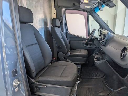 Used 2019 Mercedes-Benz Sprinter 144 image 12