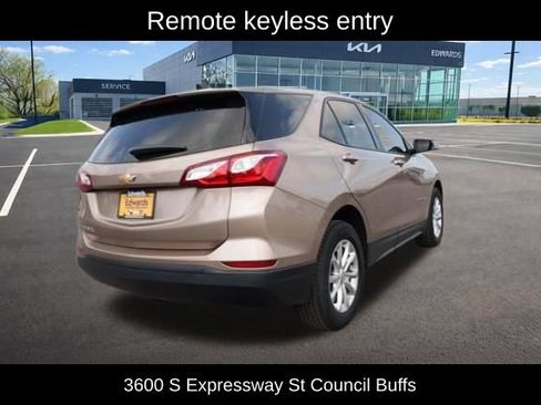 Used 2019 Chevrolet Equinox LS FWD image 12