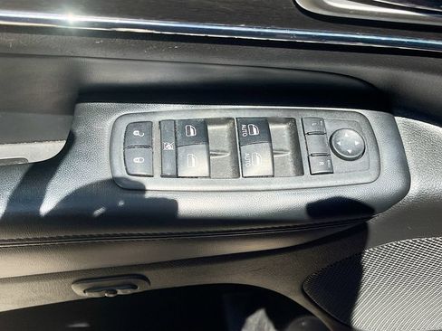 Used 2018 Jeep Grand Cherokee Limited AWD/4WD image 17