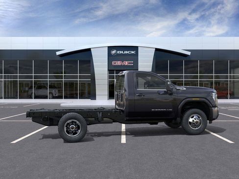 New 2025 GMC Sierra 3500 SLE w/ SLE Convenience Package image 5