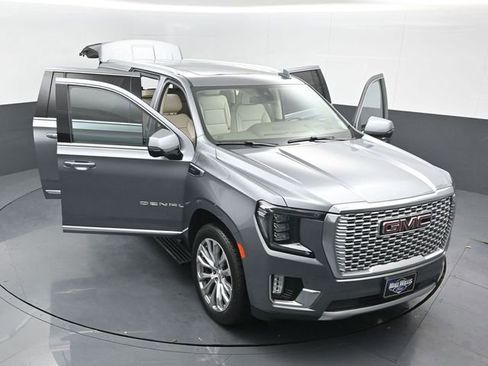 Used 2022 GMC Yukon XL Denali image 25