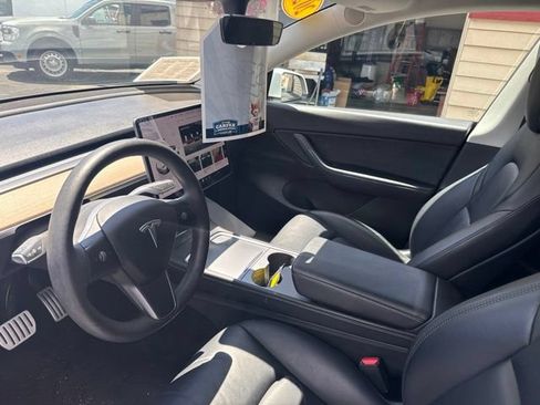 Used 2022 Tesla Model Y Performance AWD/4WD image 11