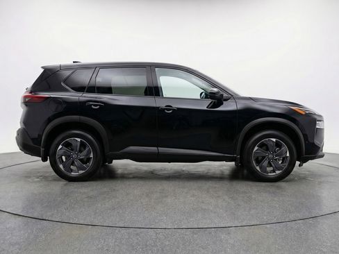 Used 2025 Nissan Rogue SV image 11