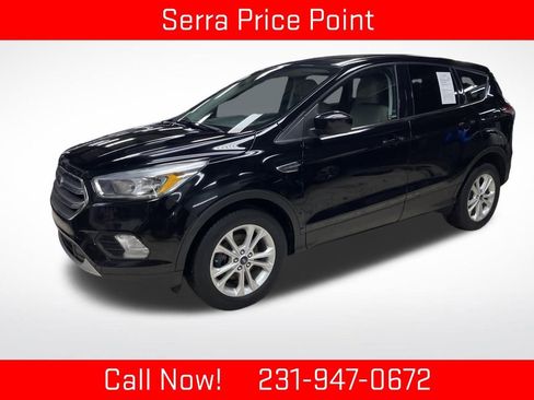 Used 2017 Ford Escape SE image 1