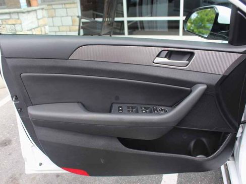 Used 2018 Hyundai Sonata Sport w/ Tech Package 05 FWD image 11