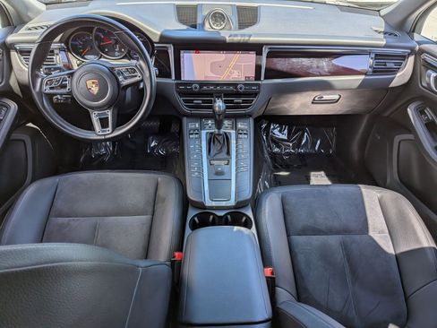 Certified 2019 Porsche Macan image 24