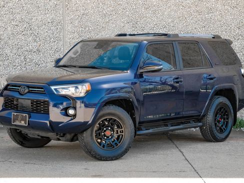 Used 2023 Toyota 4Runner SR5 Premium w/ Moonroof Package image 6