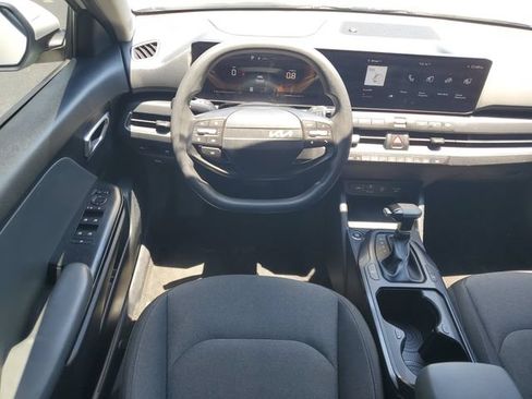 Used 2025 Kia K4 FWD image 14