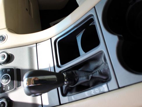 Used 2016 Ford Taurus SE image 23