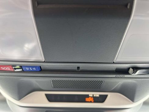 Used 2025 Subaru Crosstrek 2.0i Premium w/ Popular Package #4 image 16