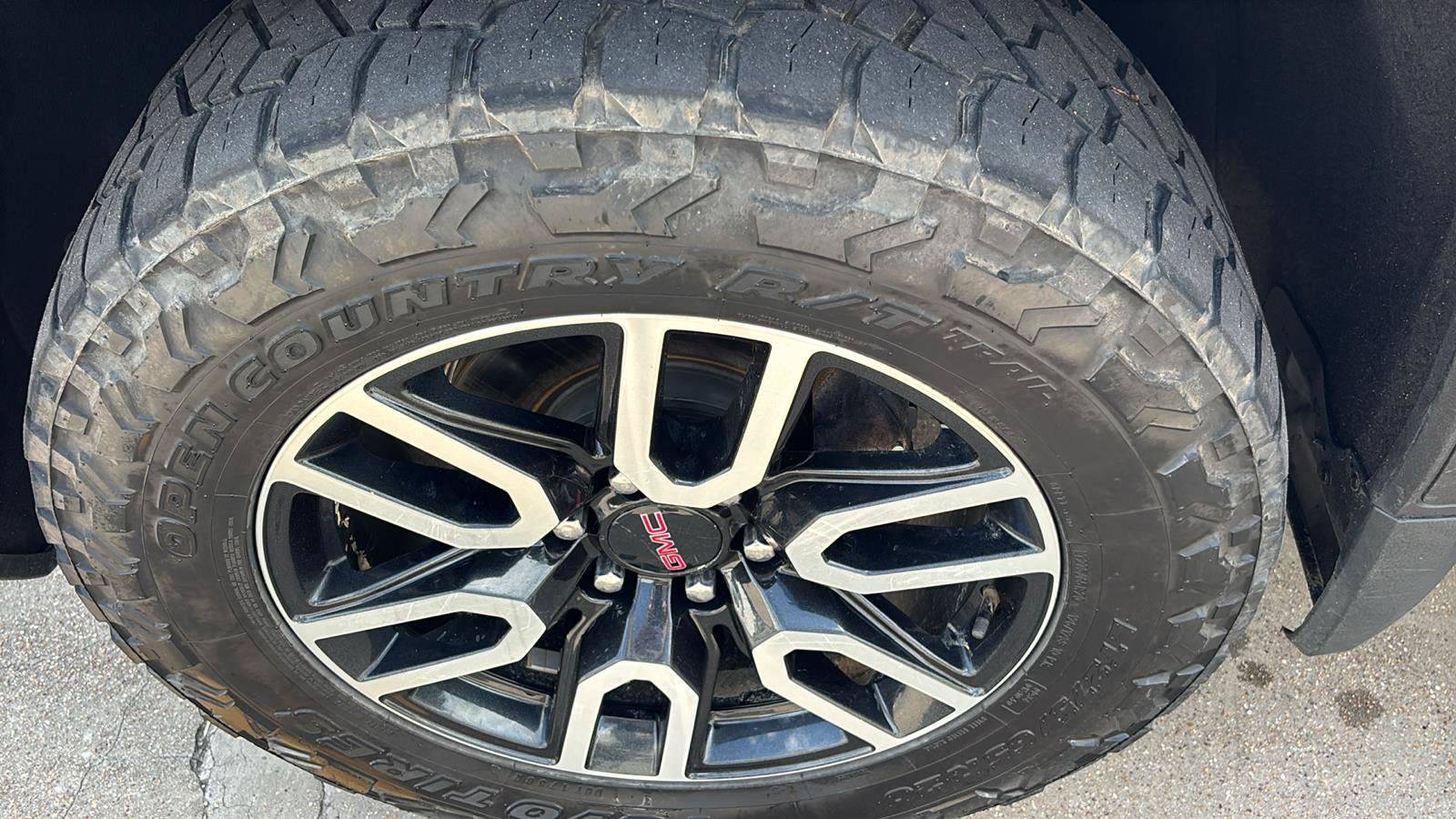 Used 2023 GMC Sierra 1500 AT4 w/ AT4 Premium Package AWD/4WD image 14