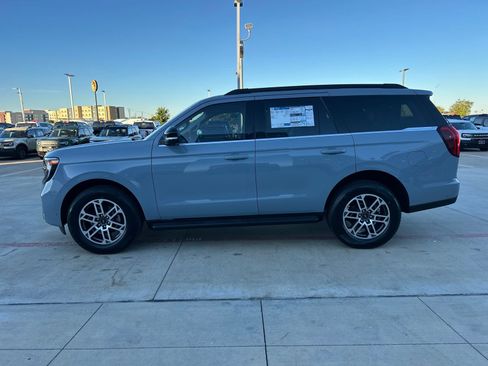 New 2025 Ford Expedition Active image 2