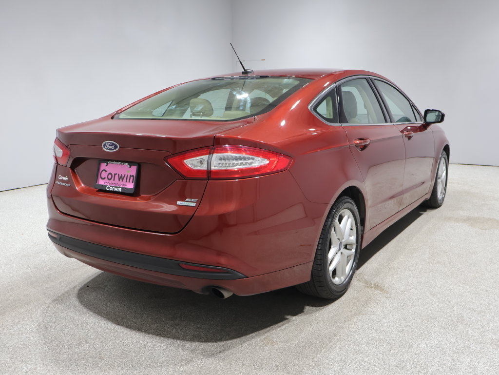 Used 2014 Ford Fusion SE w/ Equipment Group 202A FWD image 2