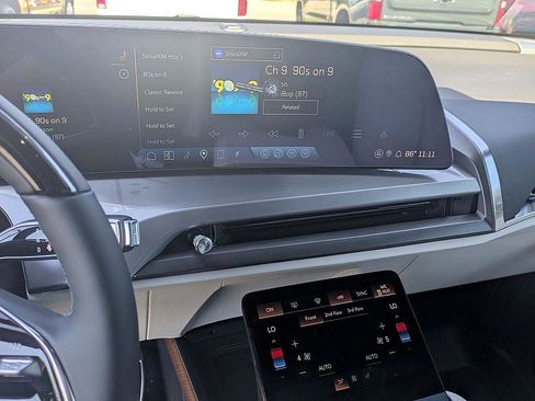 New 2026 Cadillac Vistiq Luxury image 18