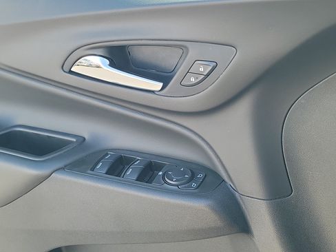 Used 2024 Chevrolet Equinox LT AWD/4WD image 18