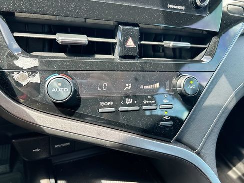 Used 2021 Toyota Camry SE w/ Convenience Package FWD image 25