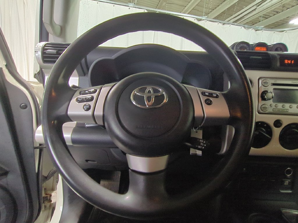 Used 2013 Toyota FJ Cruiser 4WD image 21