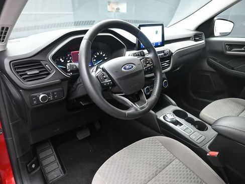Used 2022 Ford Escape SE w/ SE Sport Appearance Package FWD image 19