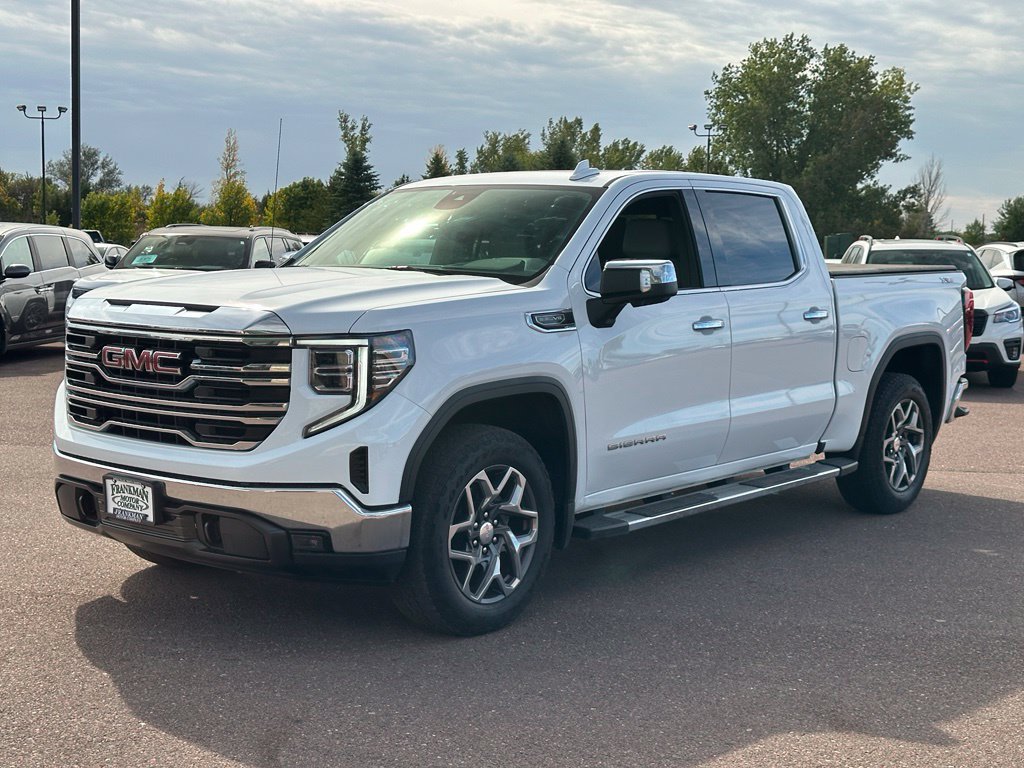Used 2023 GMC Sierra 1500 SLT w/ SLT Premium Package AWD/4WD image 4
