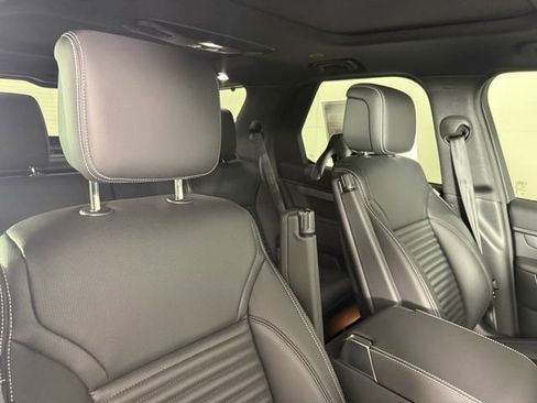 New 2026 Land Rover Discovery Limited Edition image 31